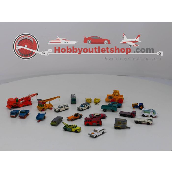 Schaal 1:64 Matchbox 24 verschillende modellen en 11 modellen extra #3695