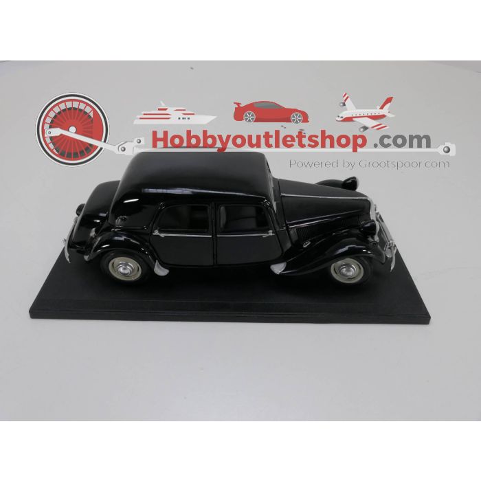 Schaal 1:18 Maisto Citroën 15CV 6 Cyl 1952 #3182
