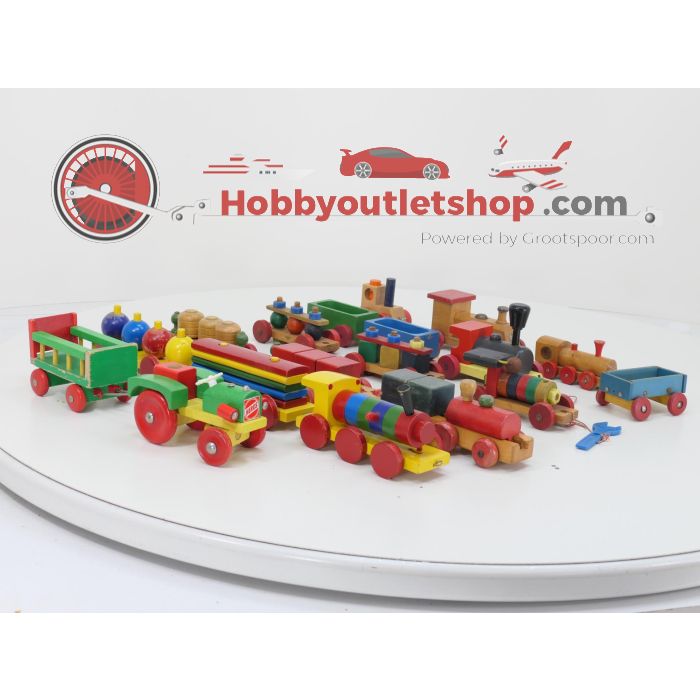 Set van verschillende vintage houten treinen #5837 - sku: 20240731115820 - Gebruikt - Goede staat - Afbeelding 2