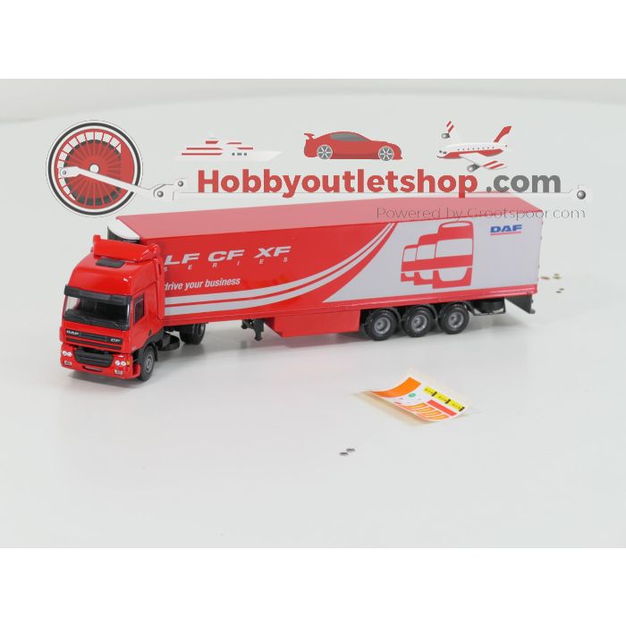 Schaal 1:50 Lion Car DAF CF Space Cab 2 as Trekker met 3 as Gesloten oplegger. #6095