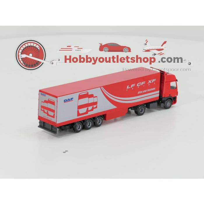 Schaal 1:50 Lion Car DAF CF Space Cab 2 as Trekker met 3 as Gesloten oplegger. #6095
