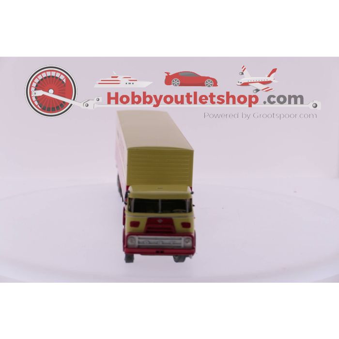 Schaal 1:50 MIHO DAF 2000 met Lion oplegger, spiegel eraf en alternatieve kleurstelling. #2819