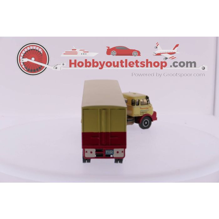 Schaal 1:50 MIHO DAF 2000 met Lion oplegger, spiegel eraf en alternatieve kleurstelling. #2819