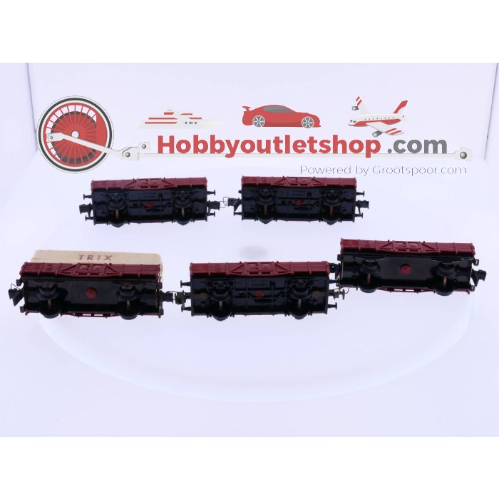 Schaal H0 Trix 3451 Bakwagen bruin 4x + 3452 Bakwagen buirn met huif 1x #2428