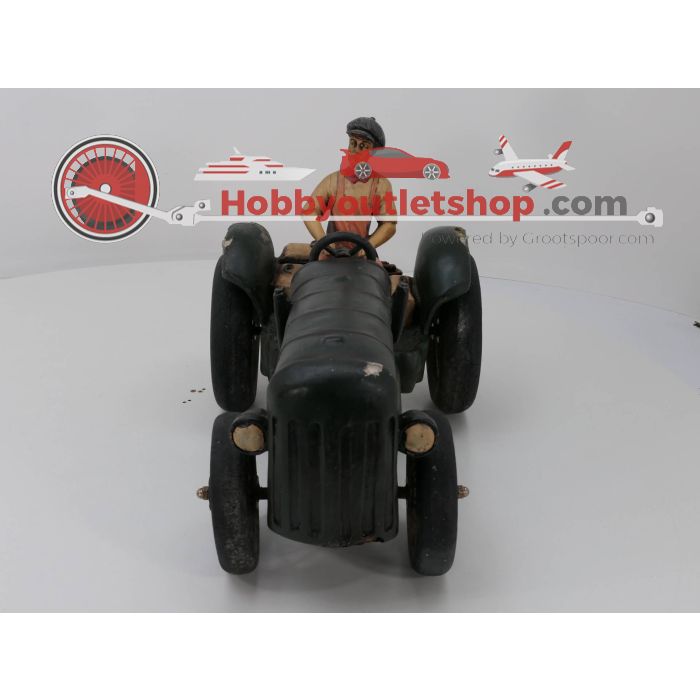 Vintage Boer op tractor #3854