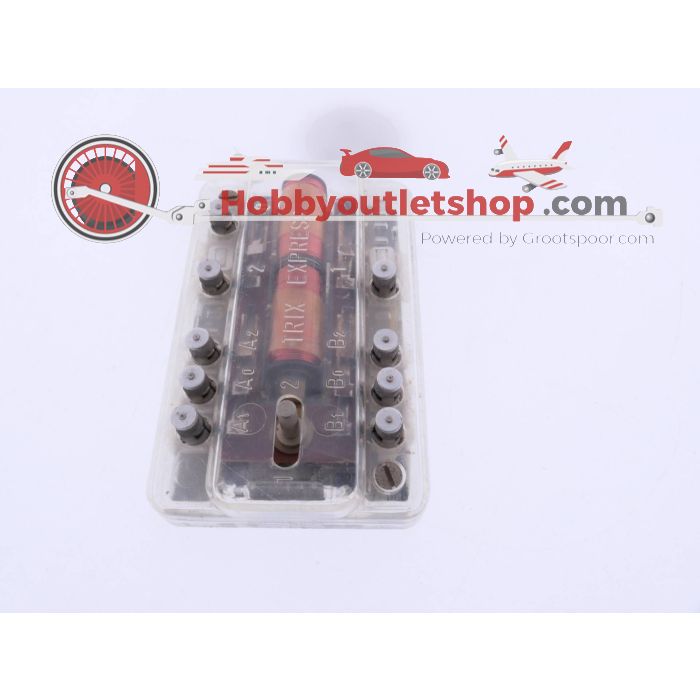 Alle schalen Trix 6592 schakelrelais met 2 aansluitingen en afschakelcontact #4535 - sku: 20230623041504 - Gebruikt - Goede staat - Afbeelding 3