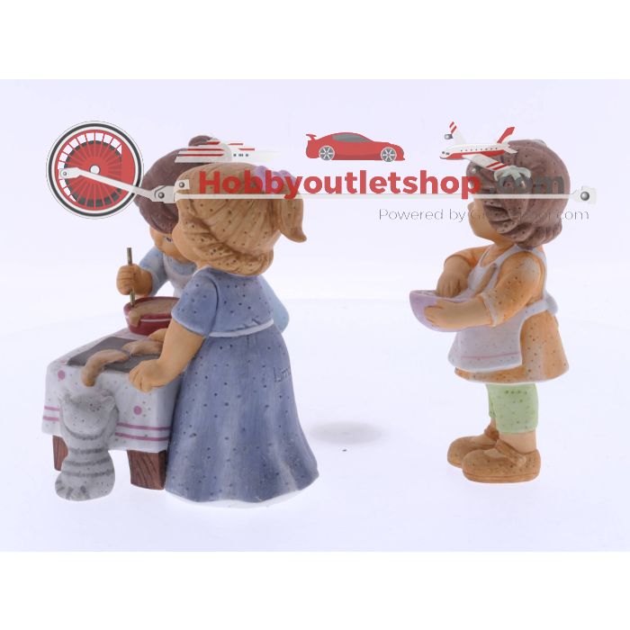 Goebel Nina & Marco figuren "Het deeg is klaar" samen met gezellig samen bakken #4610 - sku: 20230714111424 - Gebruikt - Zo goed als nieuw - Afbeelding 4