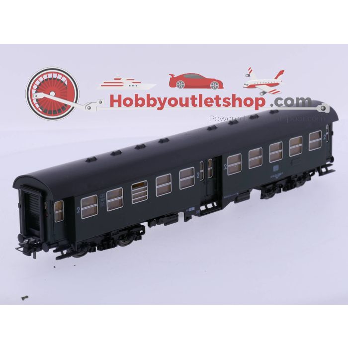 Schaal H0 Roco 4250S en 4252 personenwagons van de DB #4948