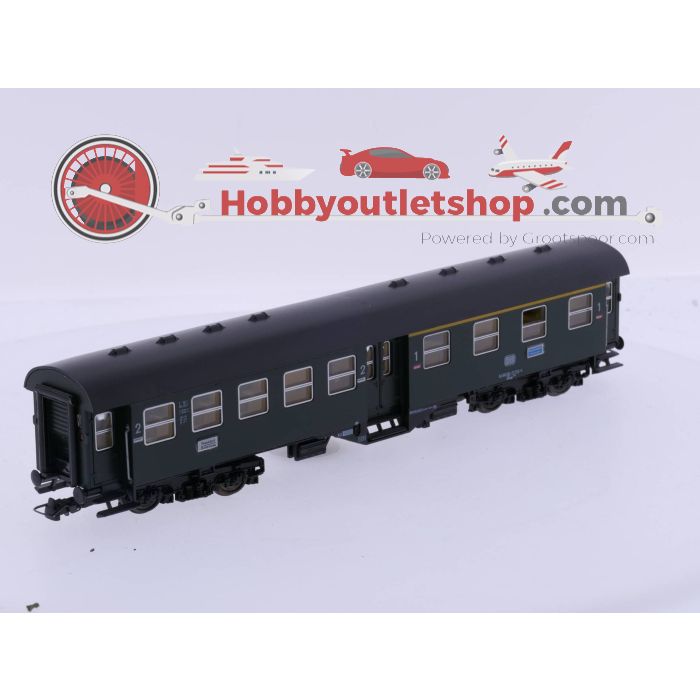 Schaal H0 Roco 4250S en 4252 personenwagons van de DB #4948